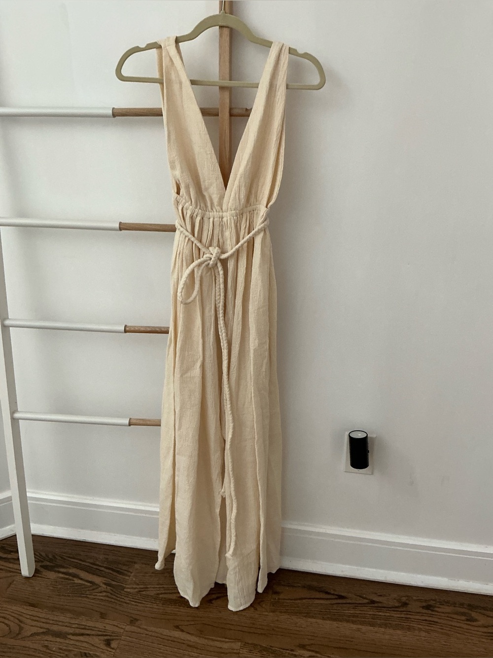 Sleeveless Cream V-Neck Maxi Dress with Tie Waist